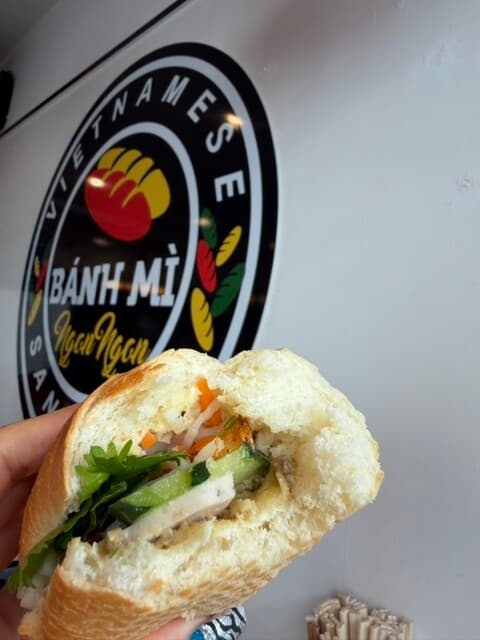 Banh Mi Ngon Ngon Okubo