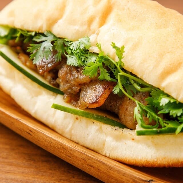 Bánh Mì Xin Chào - Kobe