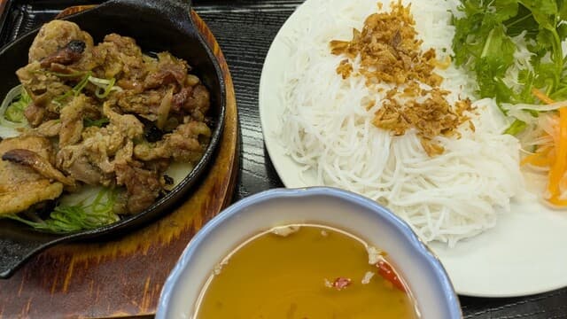 Nhà hàng Ban Mai