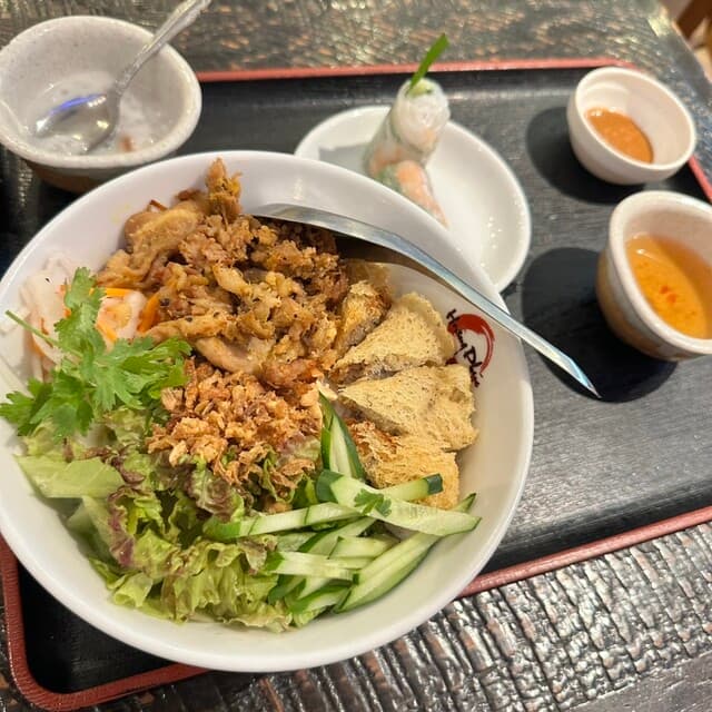 Quán ăn Việt Nam Hoanq Phuc