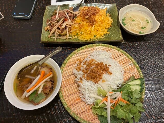 Quán ăn Việt Nam Hoanq Phuc