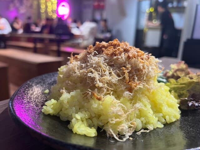 Hẻm Taka