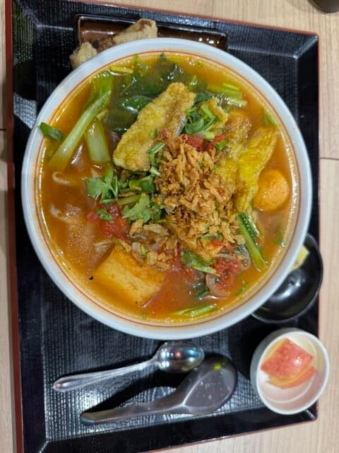 Hẻm Taka