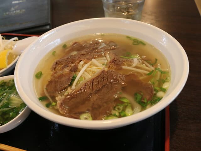 NHA HANG LE CHIEN SHITTE