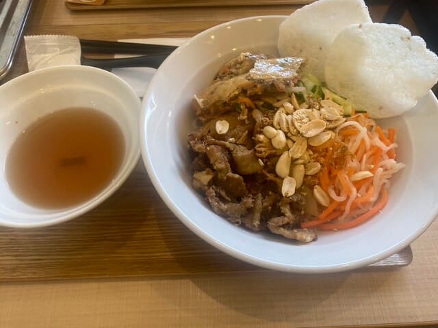 BANH MI XIN CHAO 川口店