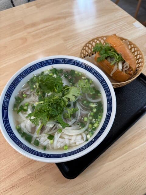Quán Việt Kazoku