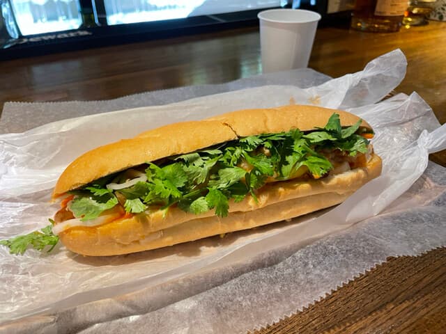 ロータスデリ バインミー＆ヤムウンセン