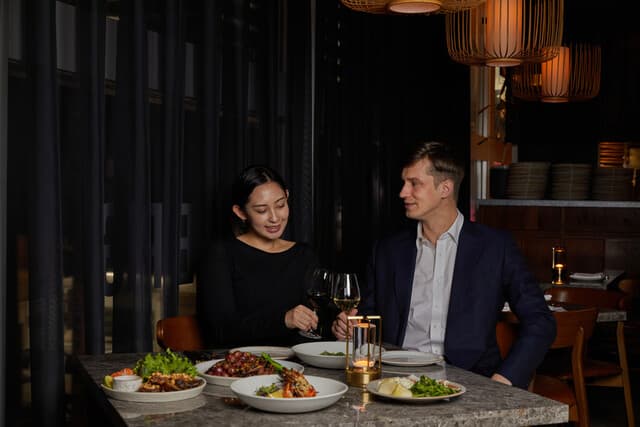 THE PIG ＆ THE LADY