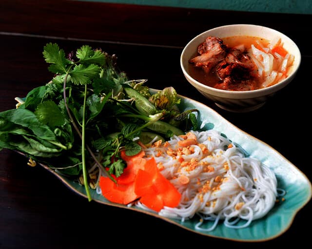 Tiệm Ăn Hương Việt