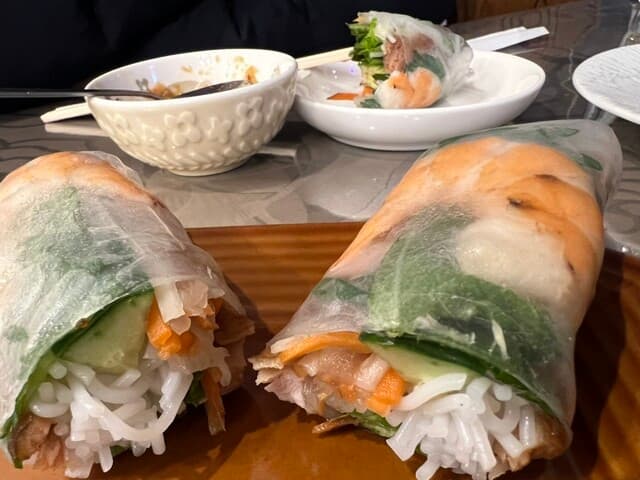 Trong Suốt