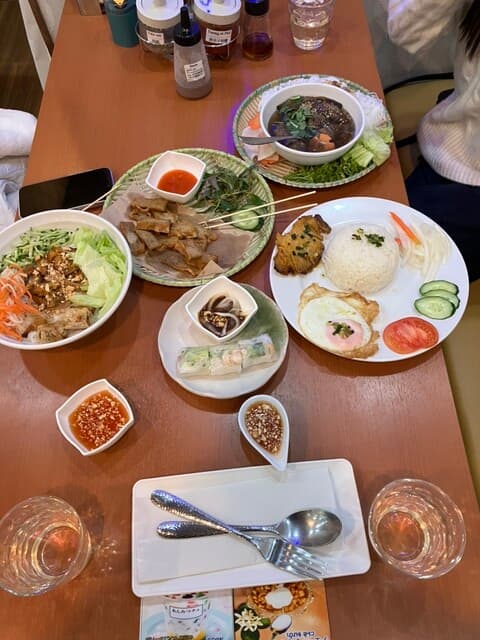 Van Tuong