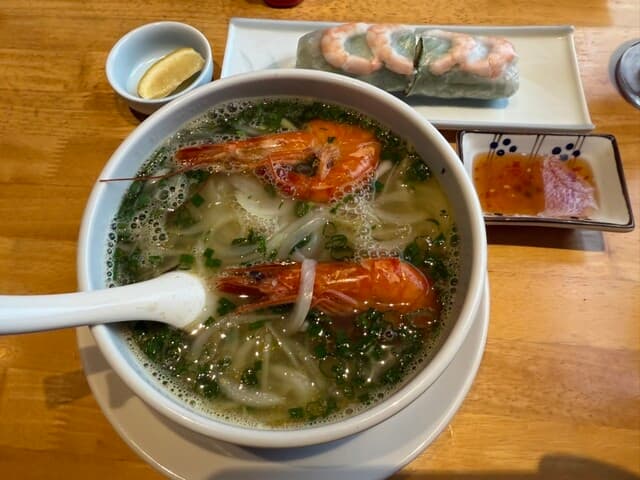 Vietnam Dining Gia Đình
