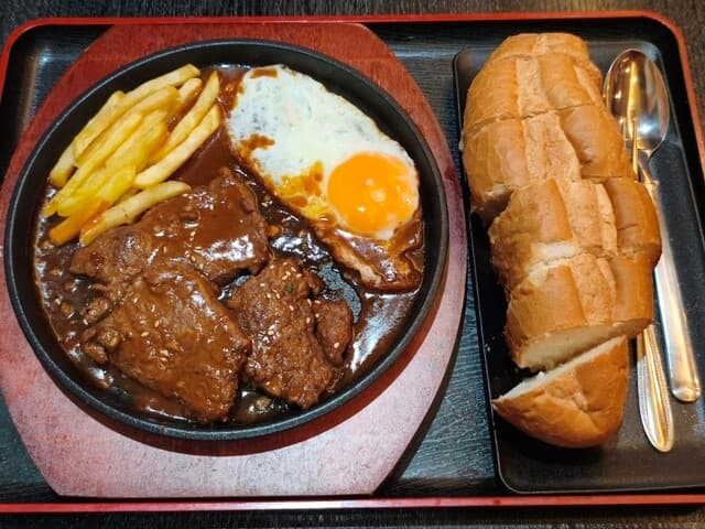 WaVi Restaurant